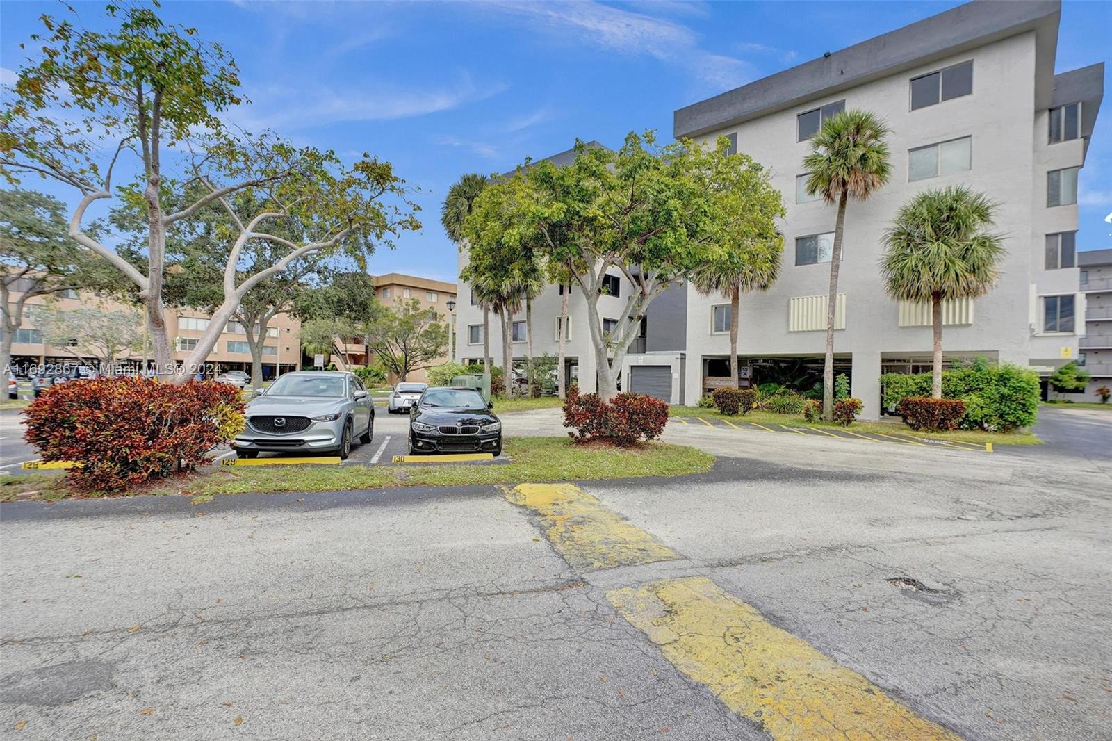 8010 Hampton Blvd #211, North Lauderdale, Florida image 39