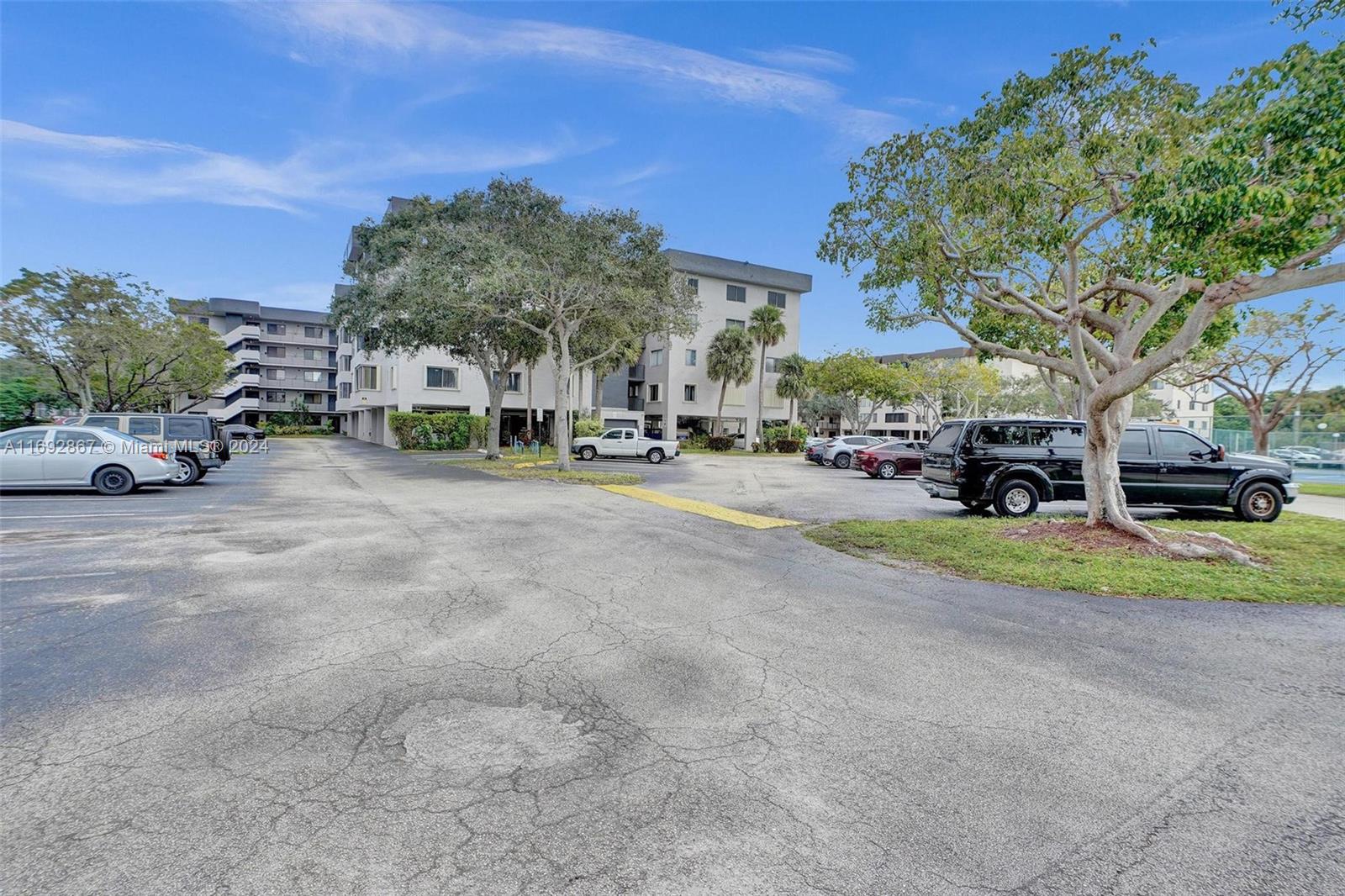 8010 Hampton Blvd #211, North Lauderdale, Florida image 41