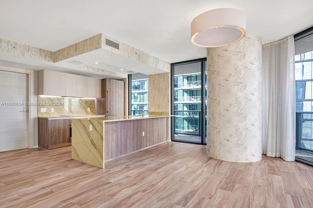 801 S Miami Ave #1805, Miami FL 33130