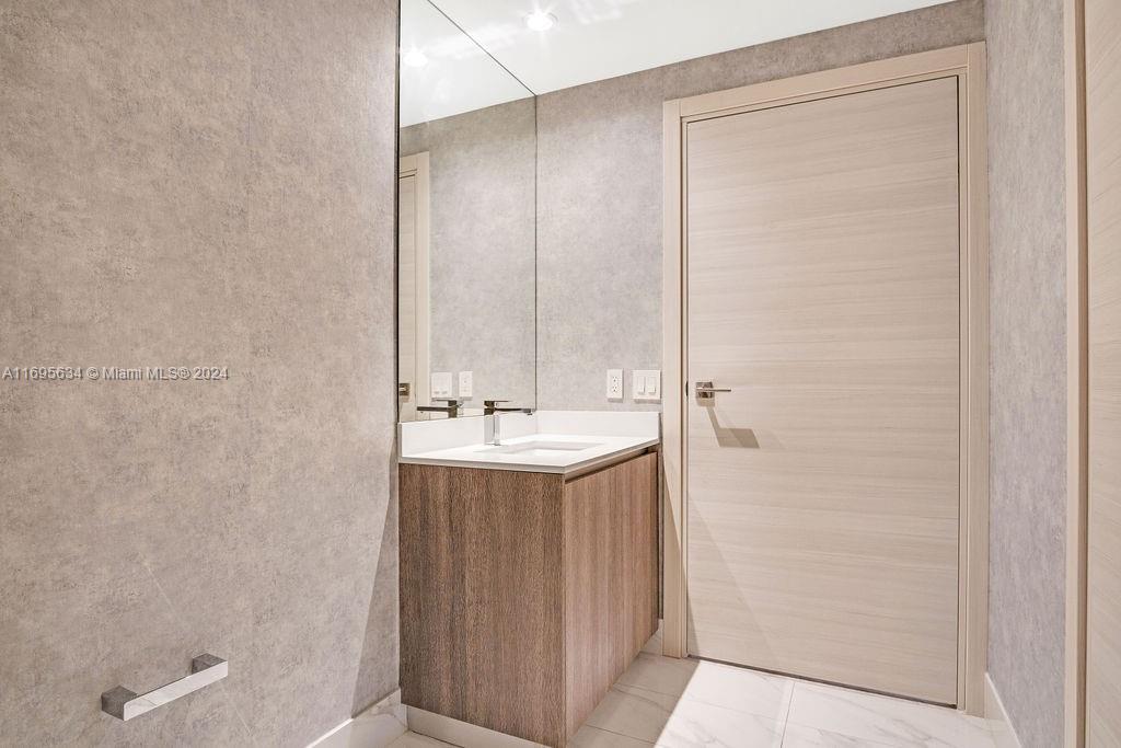 801 S Miami Ave #1805, Miami FL 33130