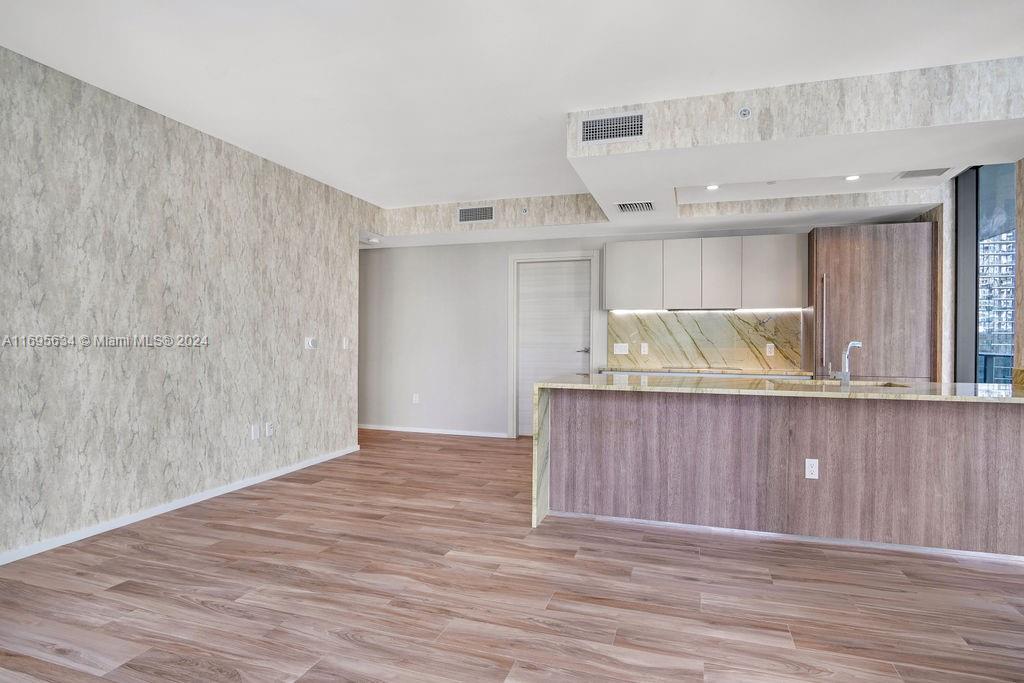801 S Miami Ave #1805, Miami FL 33130