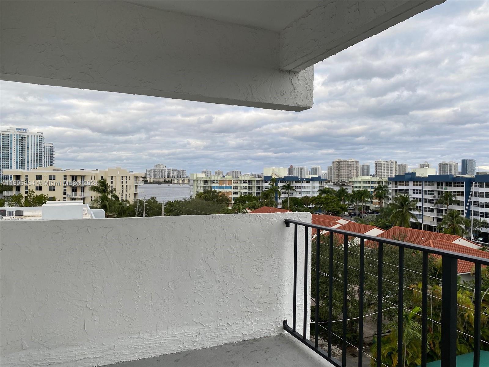 16508 NE 26th Ave #601, North Miami Beach, Florida image 9