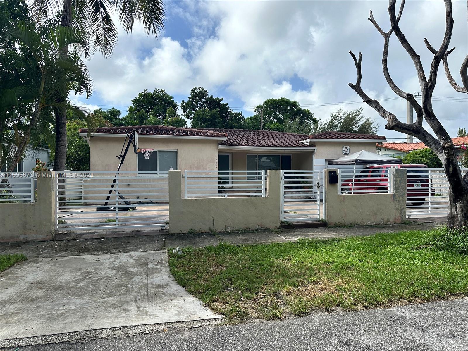 200 NE 44th St, Miami, Florida image 3