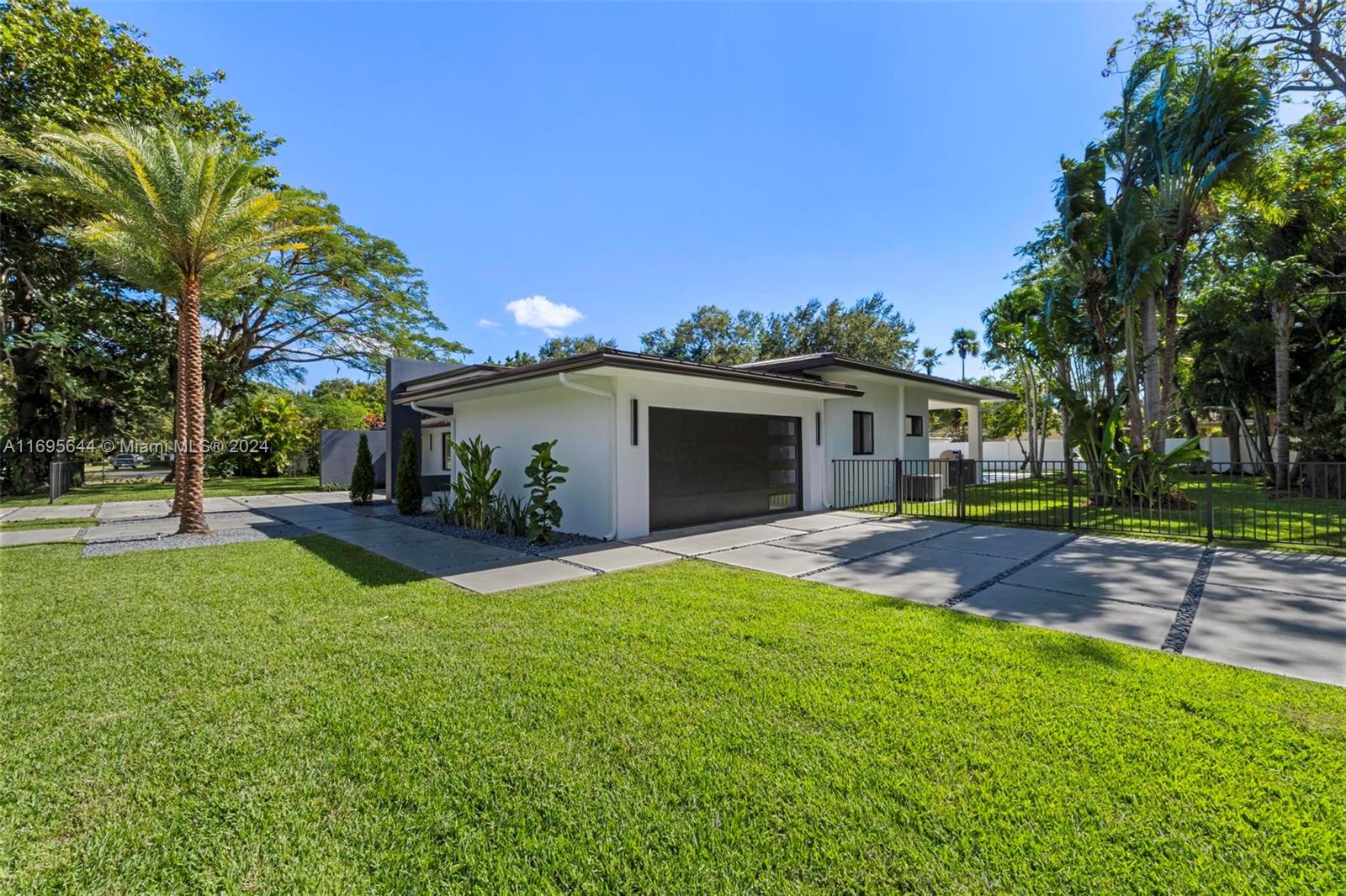 7530 SW 134th St, Pinecrest, Florida image 3