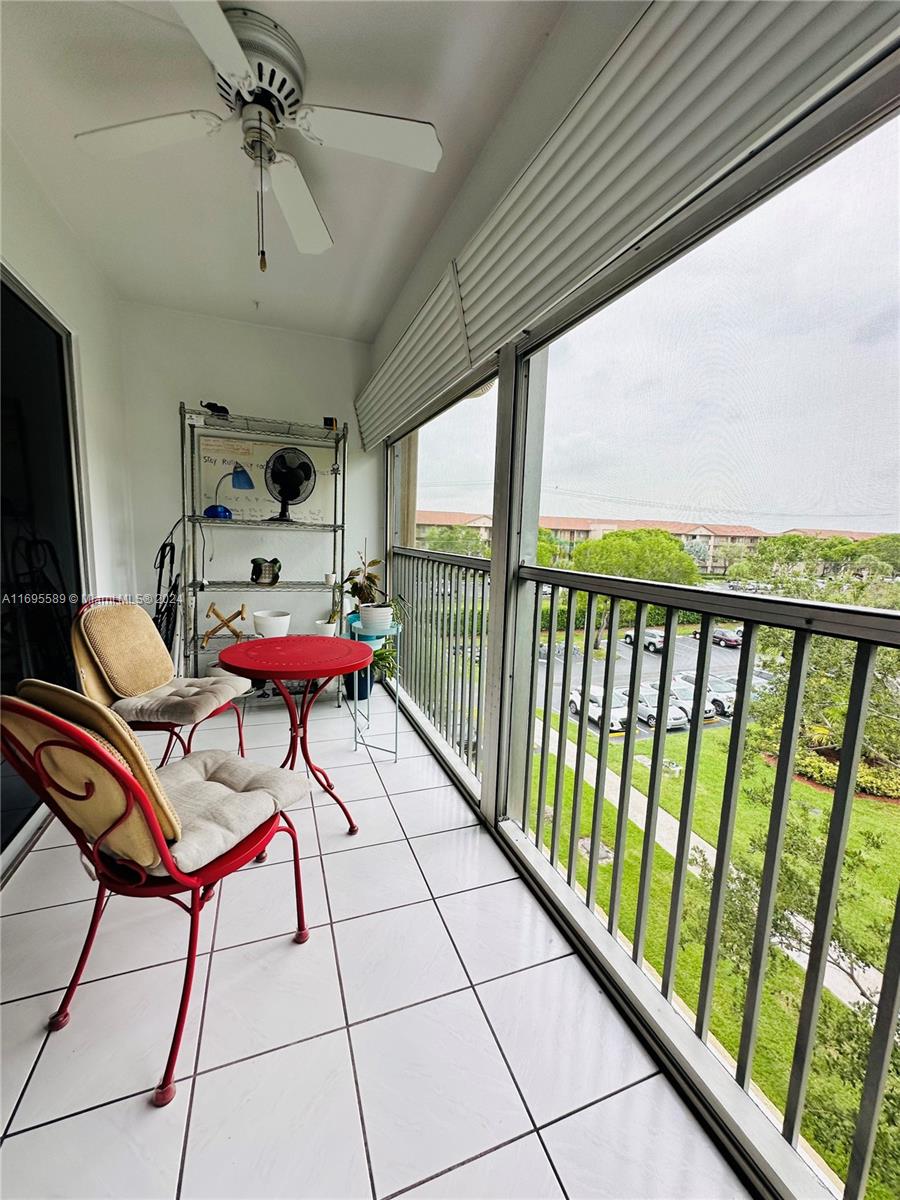 1400 SW 124th Ter #402Q, Pembroke Pines, Florida image 13