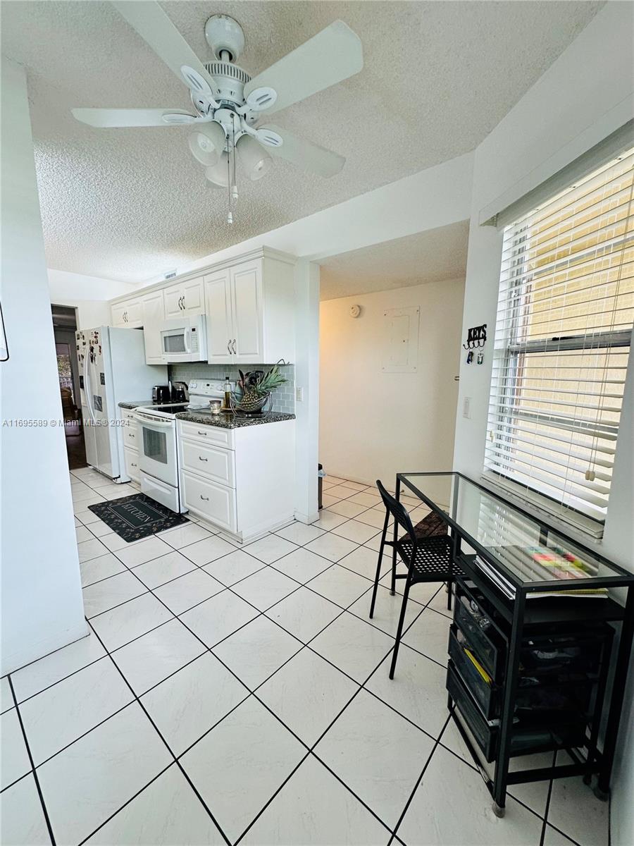 1400 SW 124th Ter #402Q, Pembroke Pines, Florida image 30