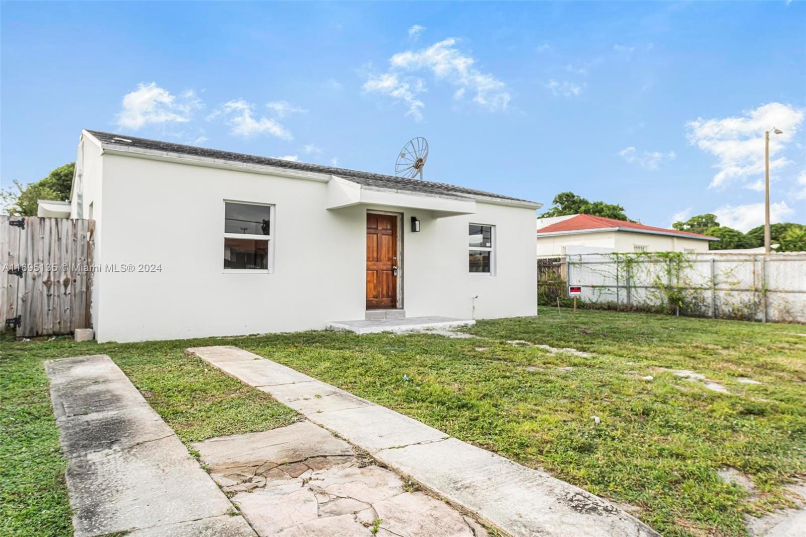 860 NW 35th Ave, Miami, Florida image 2