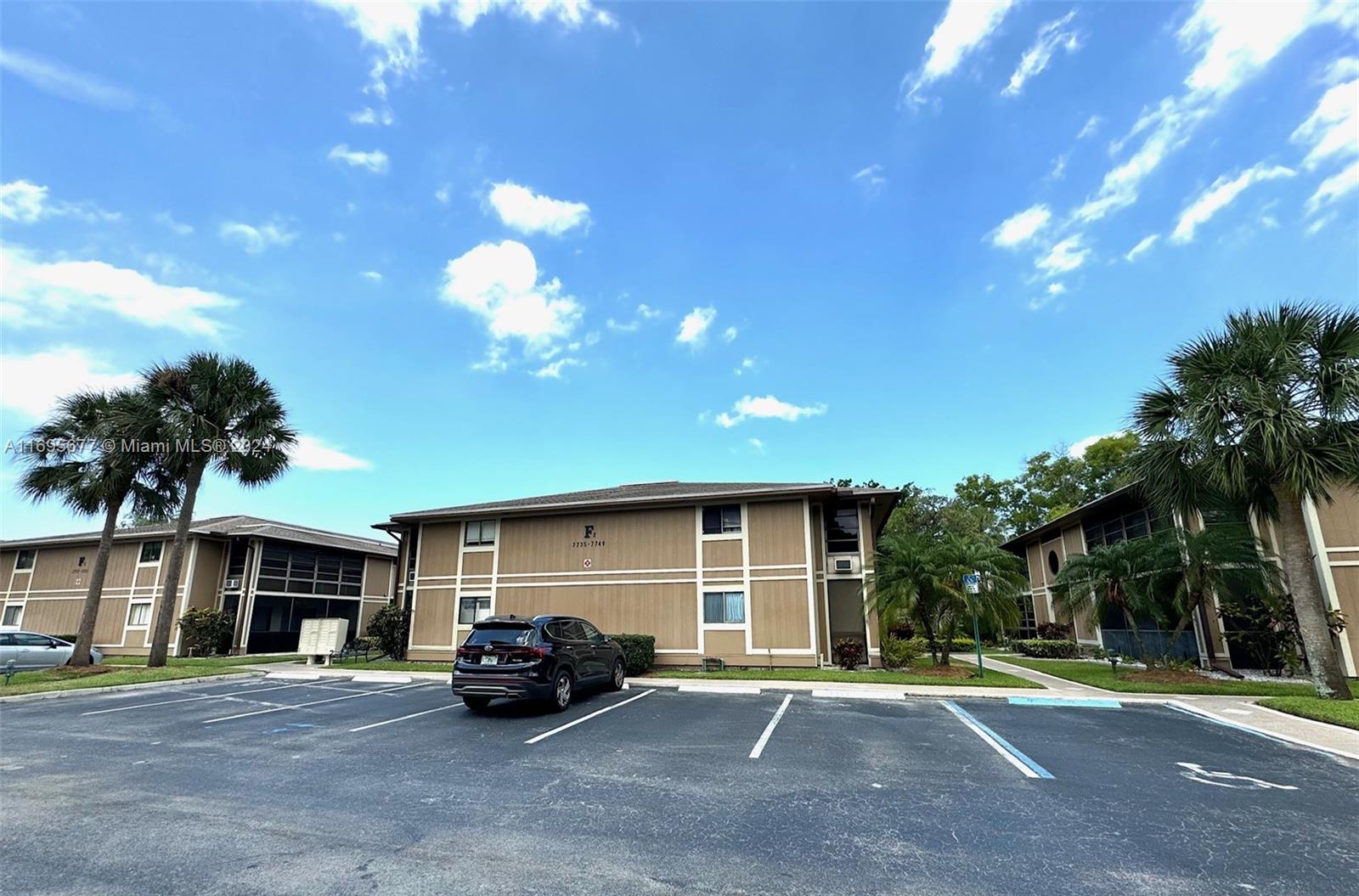 7741 Ashmont Cir #206, Tamarac, Florida image 3