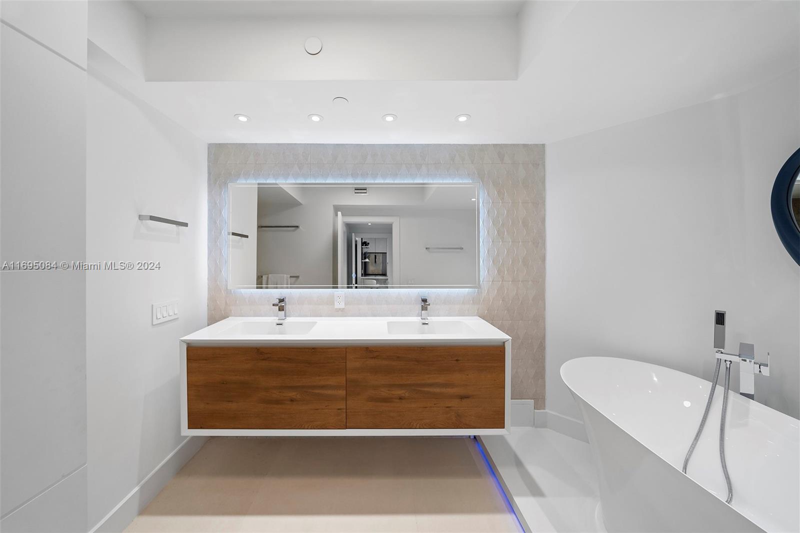 4779 Collins Ave #3908, Miami Beach FL 33140