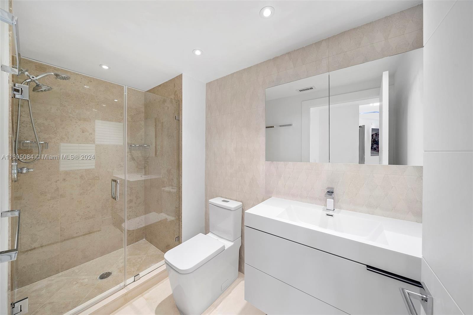 4779 Collins Ave #3908, Miami Beach FL 33140