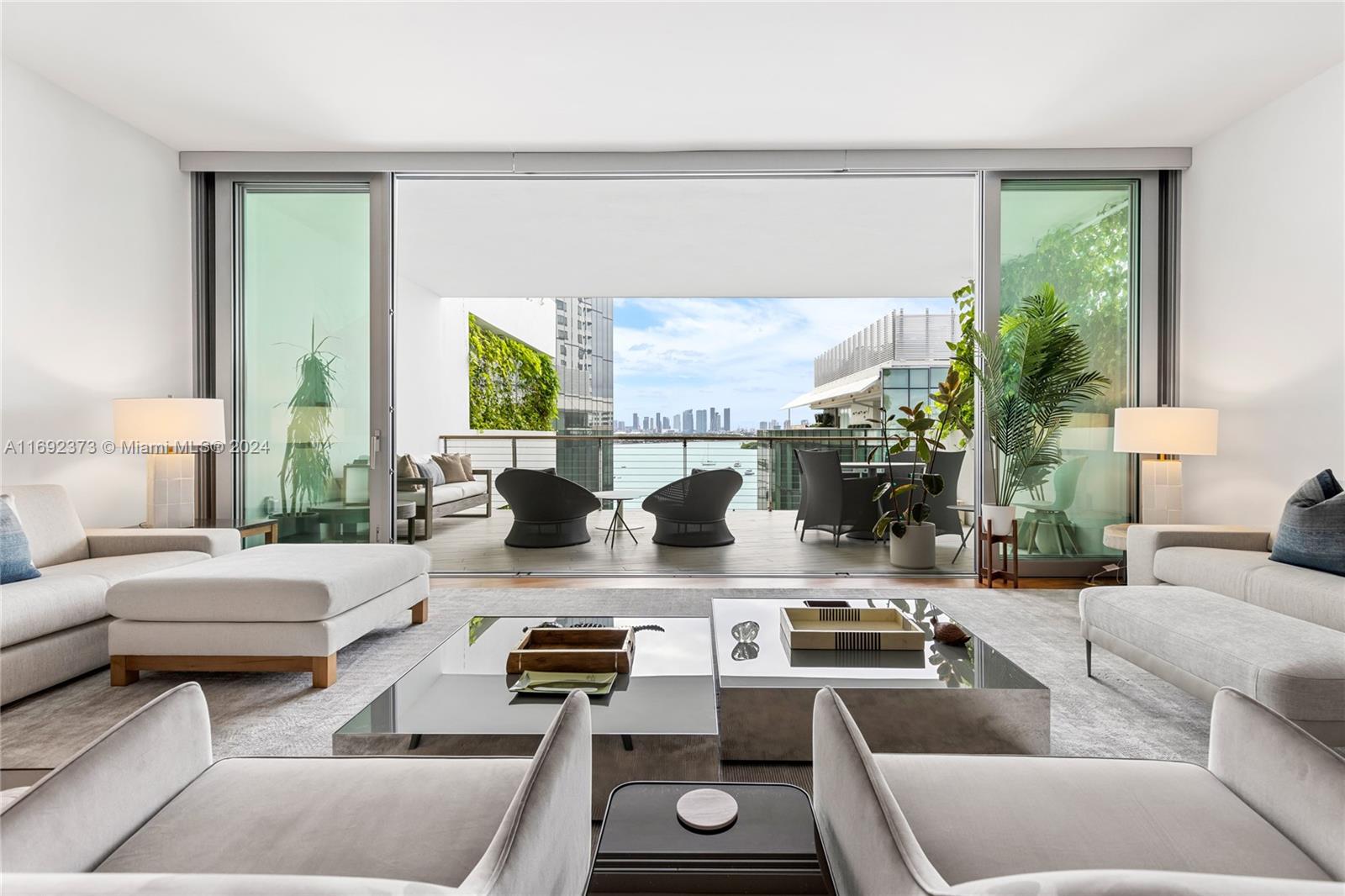 Apartamento à Venda em Miami Beach, FL