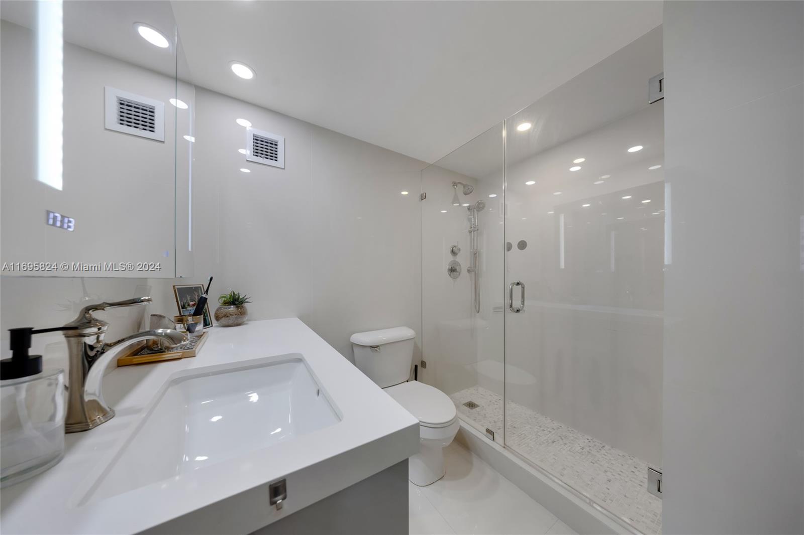 1200 West Ave #915, Miami Beach, Florida image 19