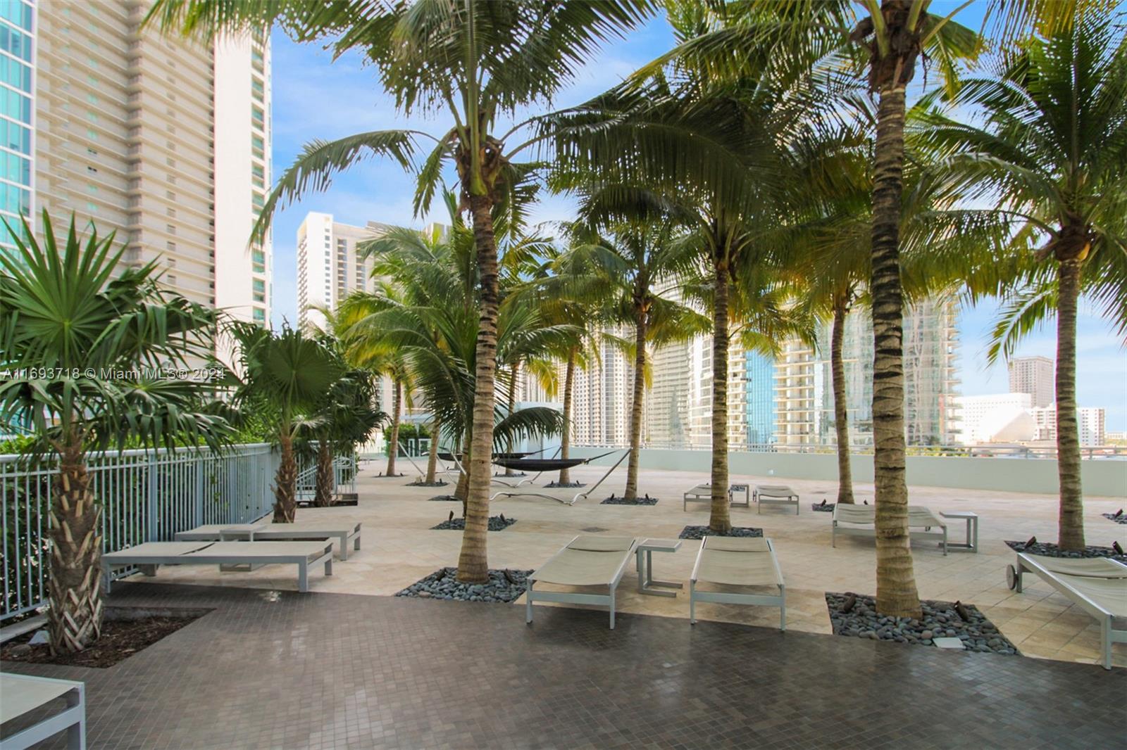 900 Biscayne Blvd #3004, Miami FL 33132