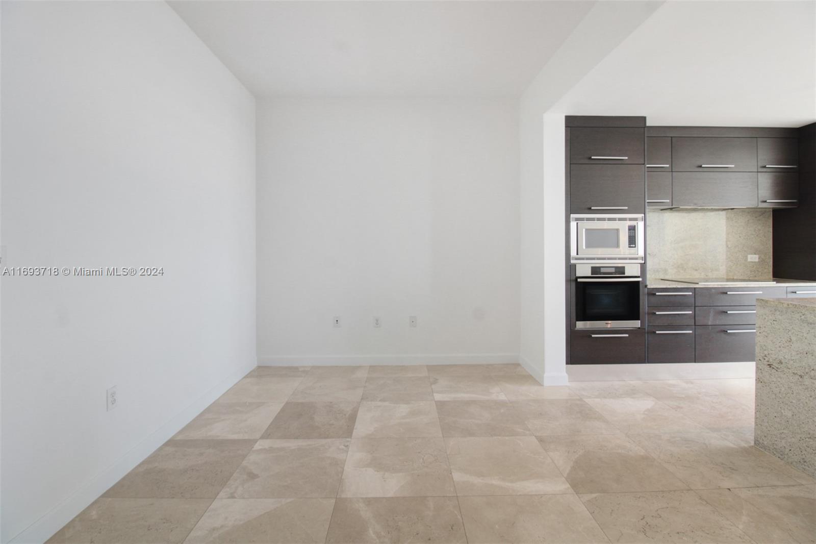 900 Biscayne Blvd #3004, Miami FL 33132