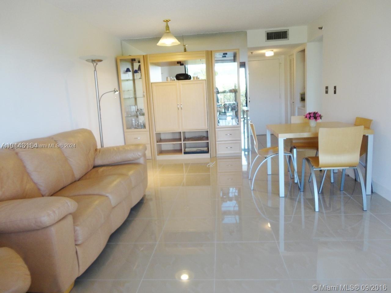 210 174th St #414, Sunny Isles Beach, Florida image 12