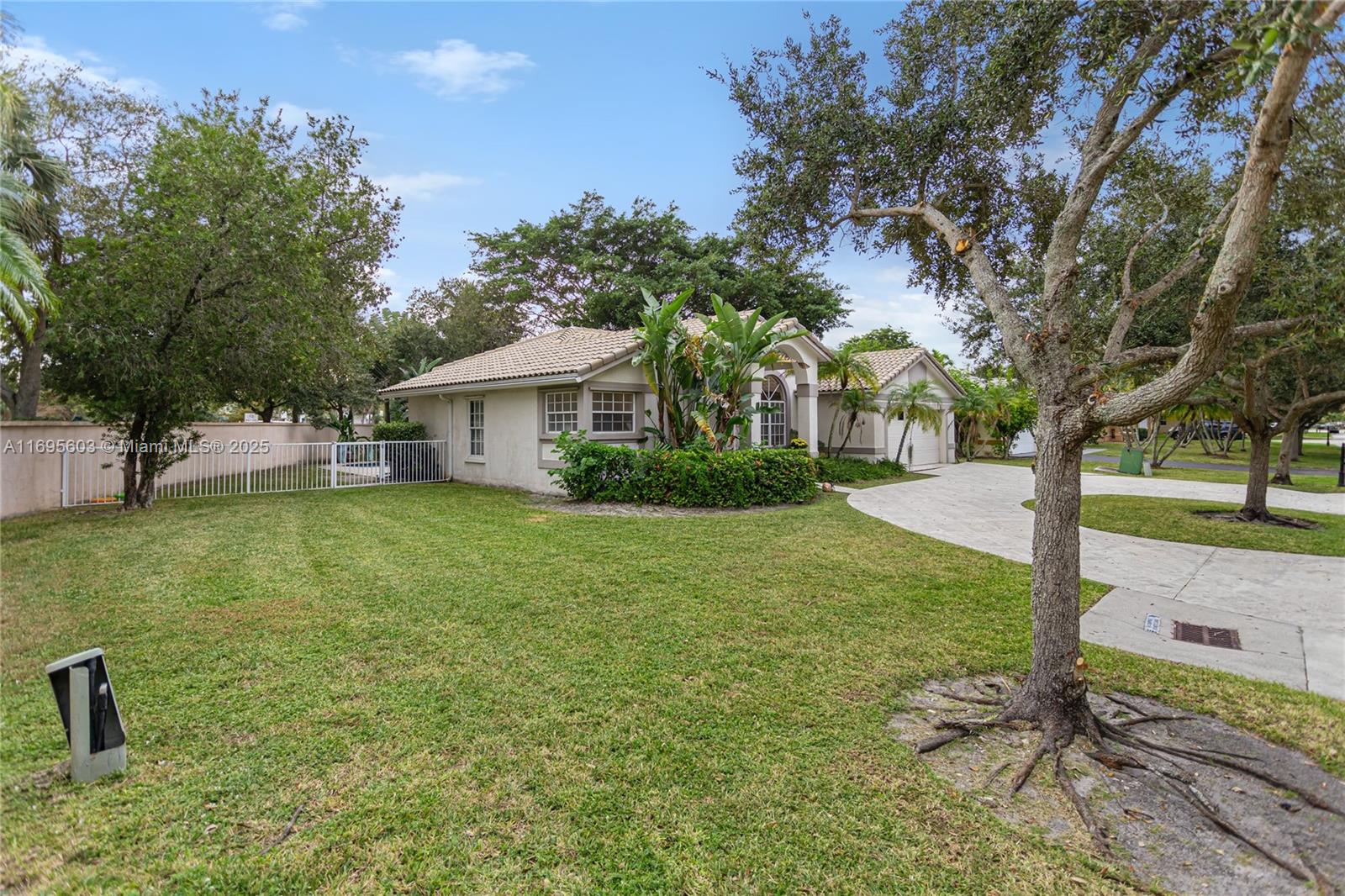 4152 NW 54th St, Coconut Creek, Florida image 7