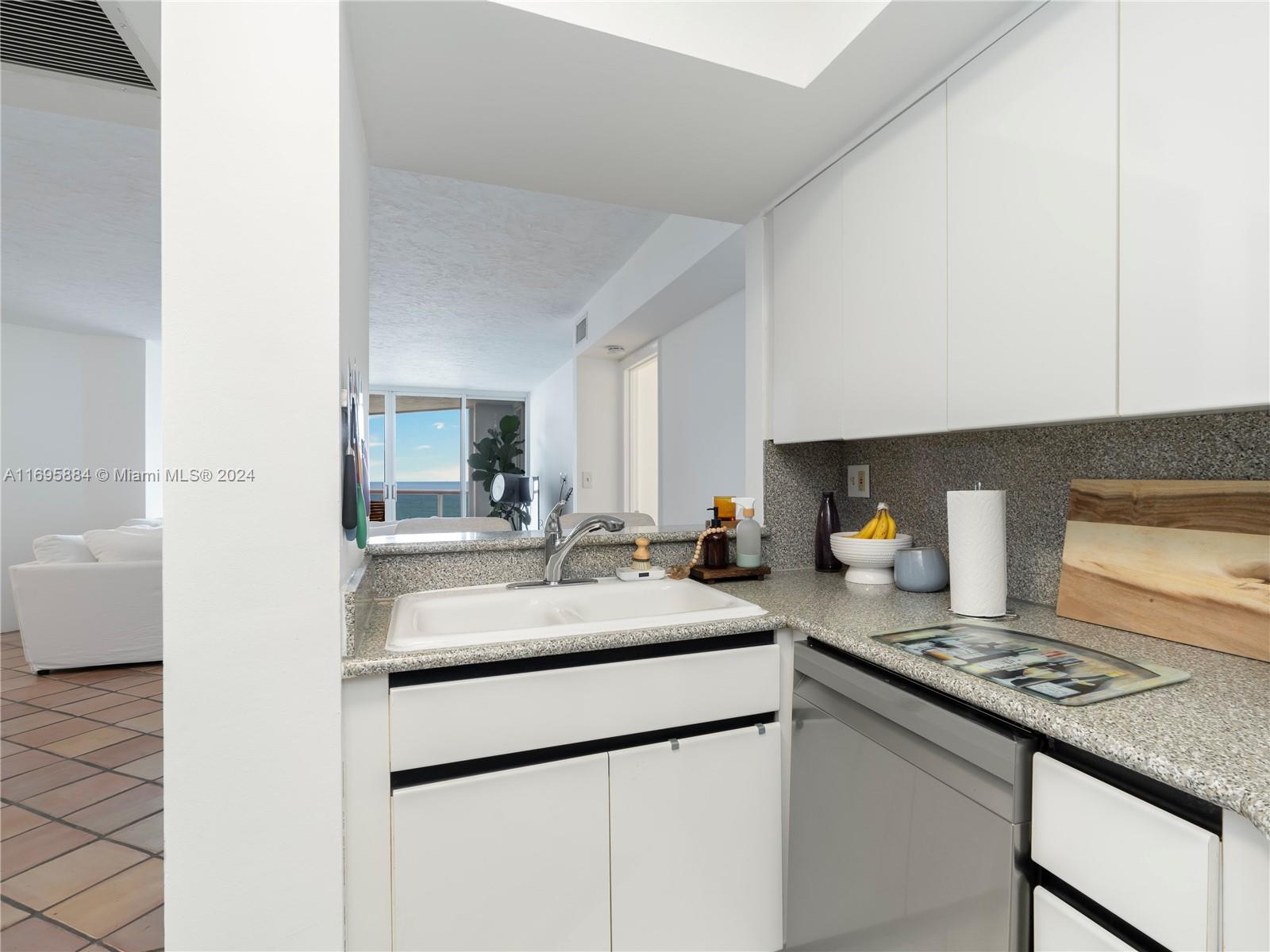 6767 Collins Ave #1704, Miami Beach, Florida image 11