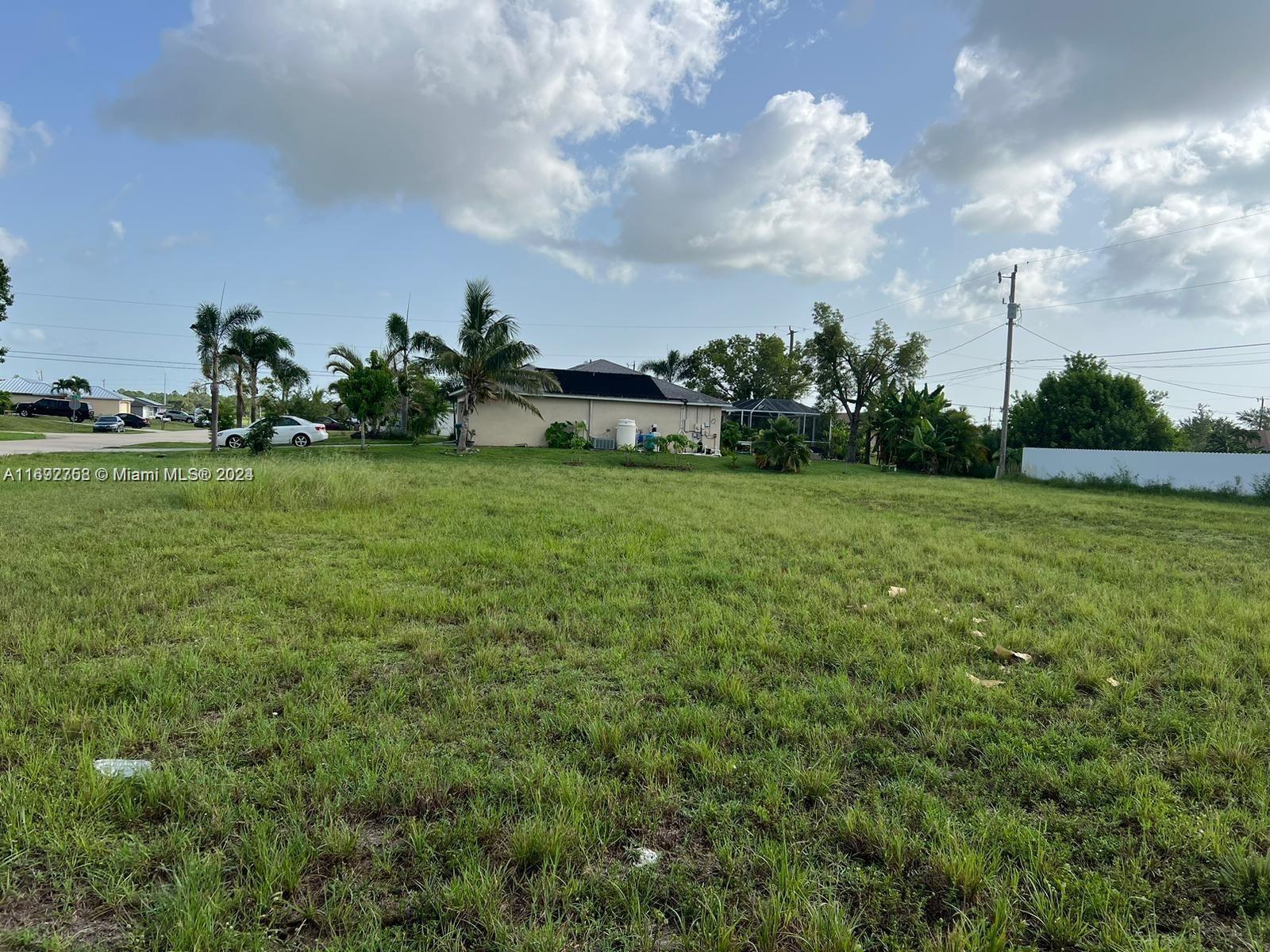 2109 NE 14 Pl, Cape Coral, Florida image 2