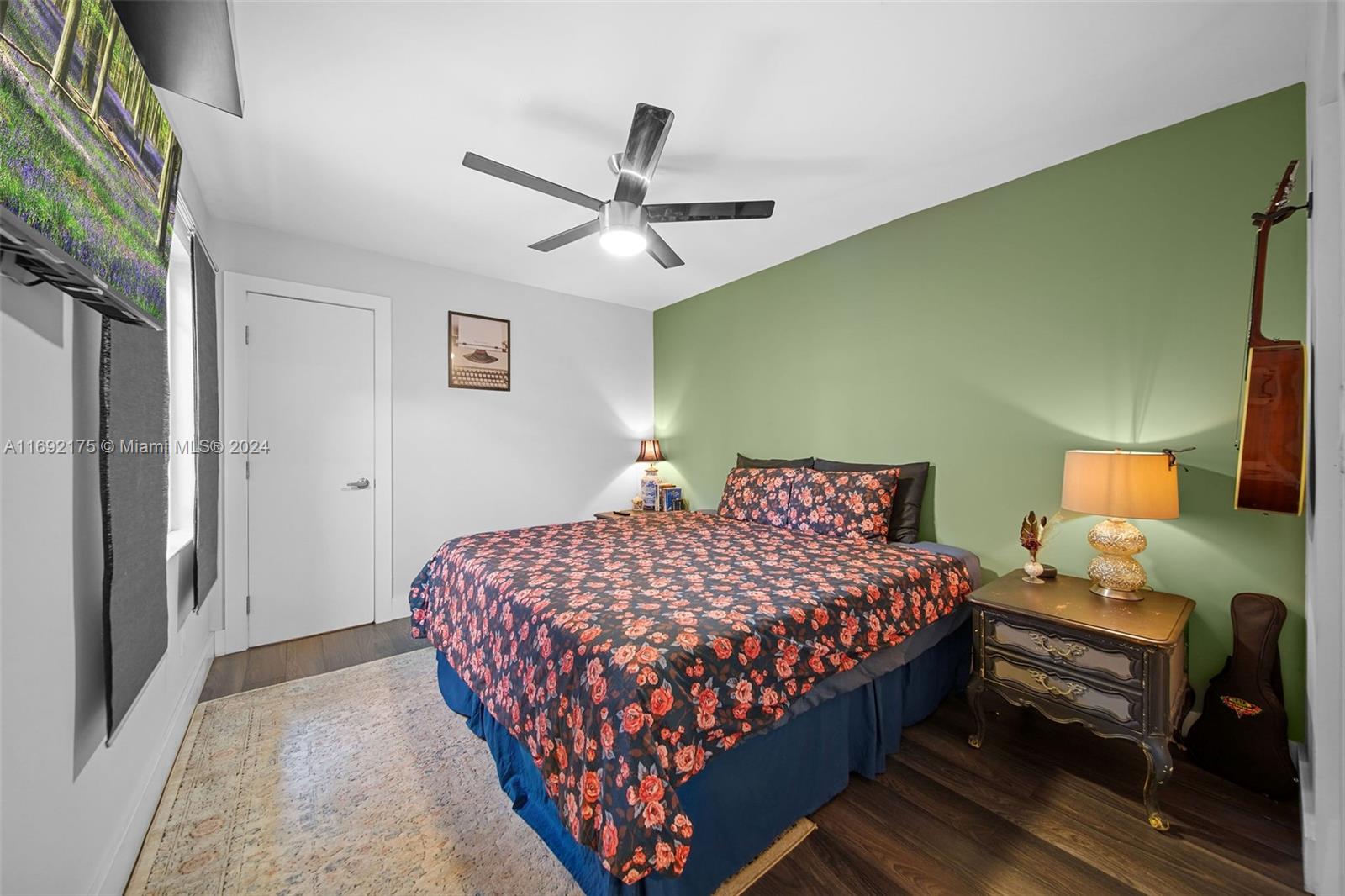 Listing Photo 12