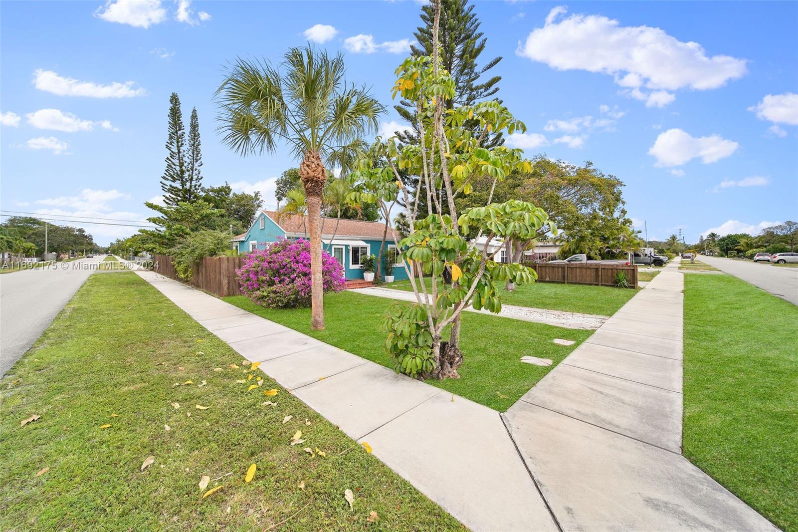 Residential, Hollywood, Florida image 3