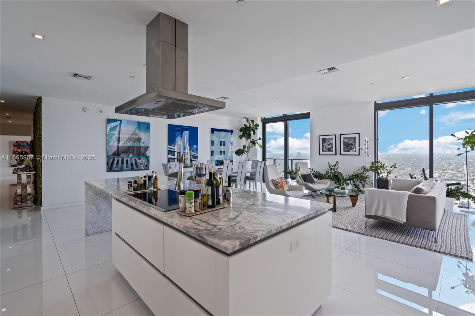 88 SW 7th St #4203, Miami FL 33130
