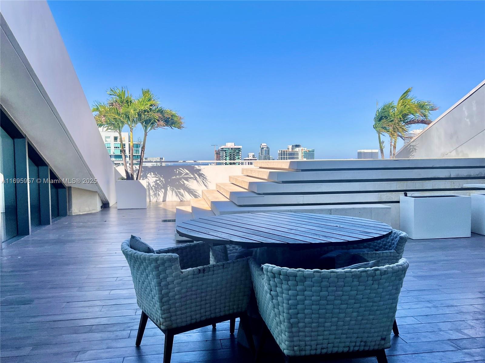 88 SW 7th St #4203, Miami FL 33130