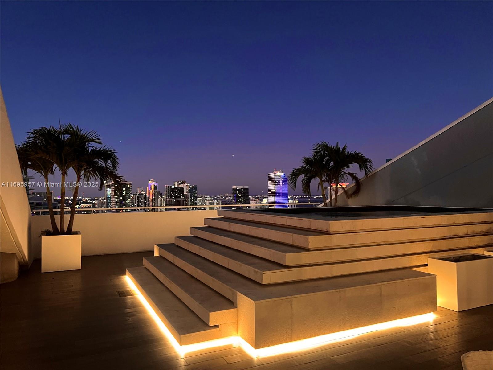 88 SW 7th St #4203, Miami FL 33130