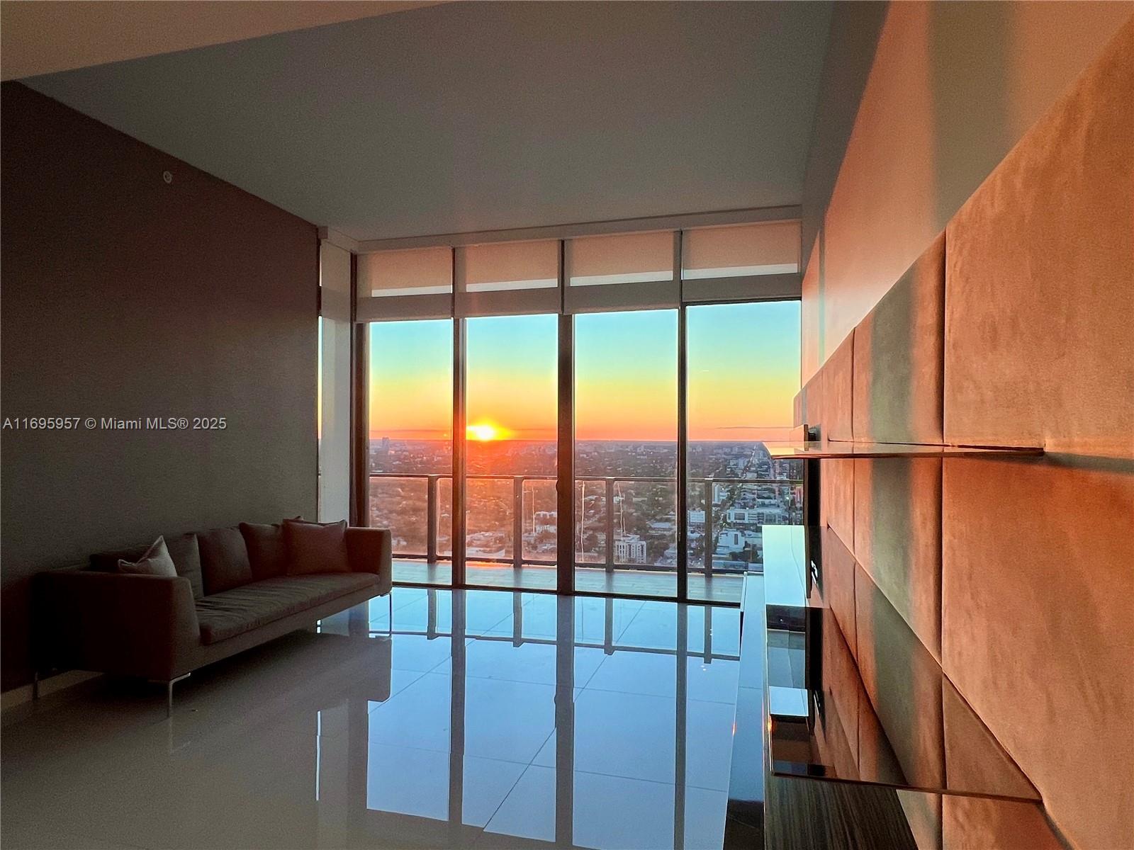 88 SW 7th St #4203, Miami FL 33130