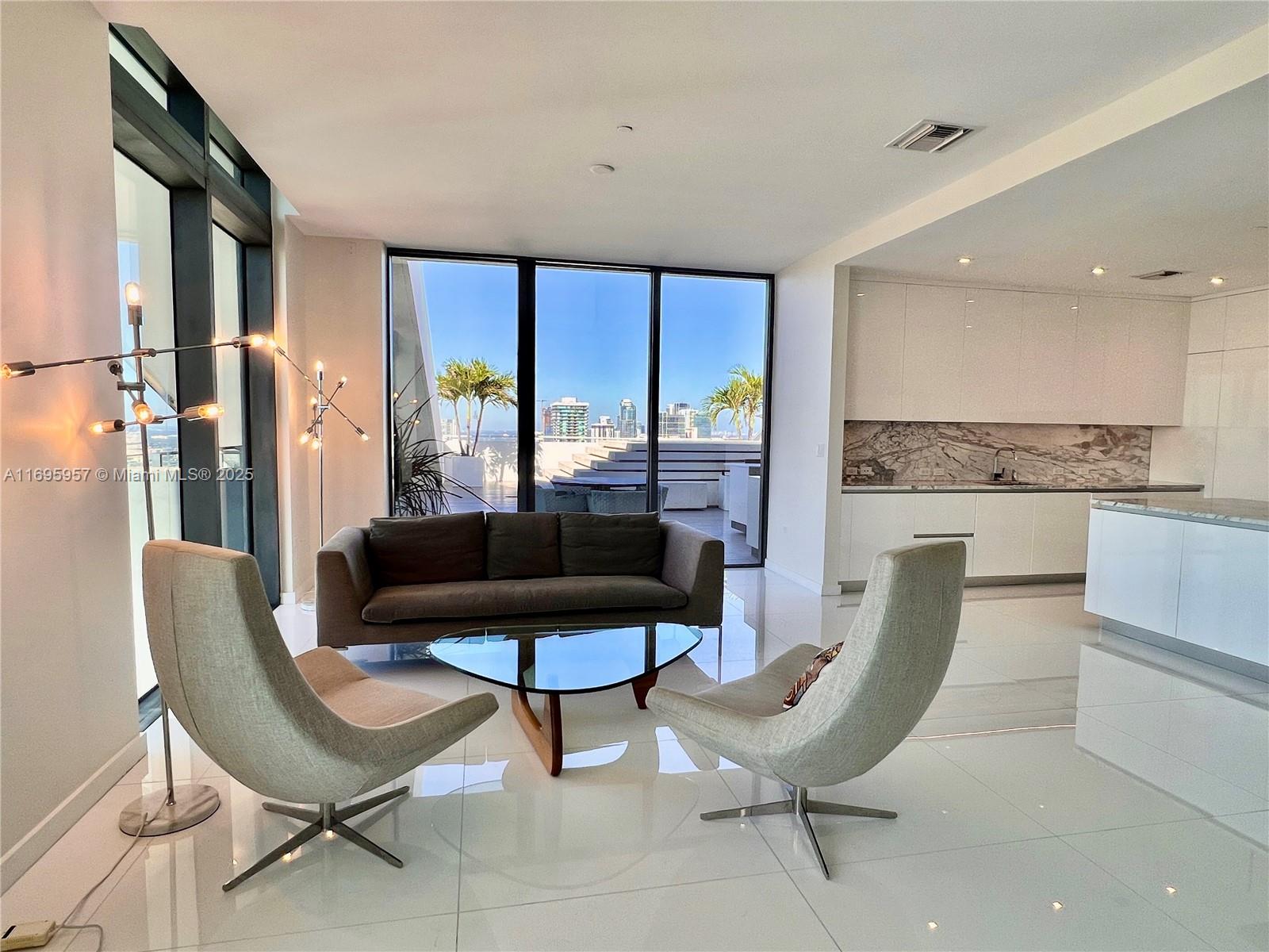 88 SW 7th St #4203, Miami FL 33130