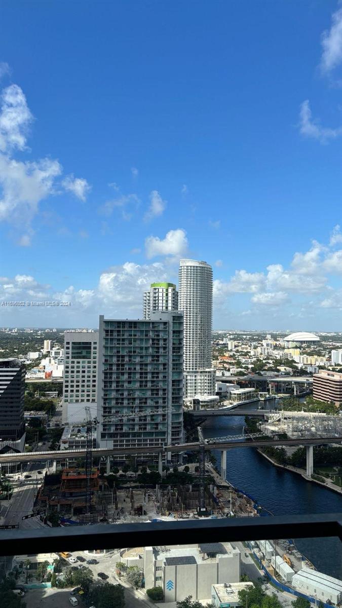 68 SE 6th St #2804, Miami, Florida image 12