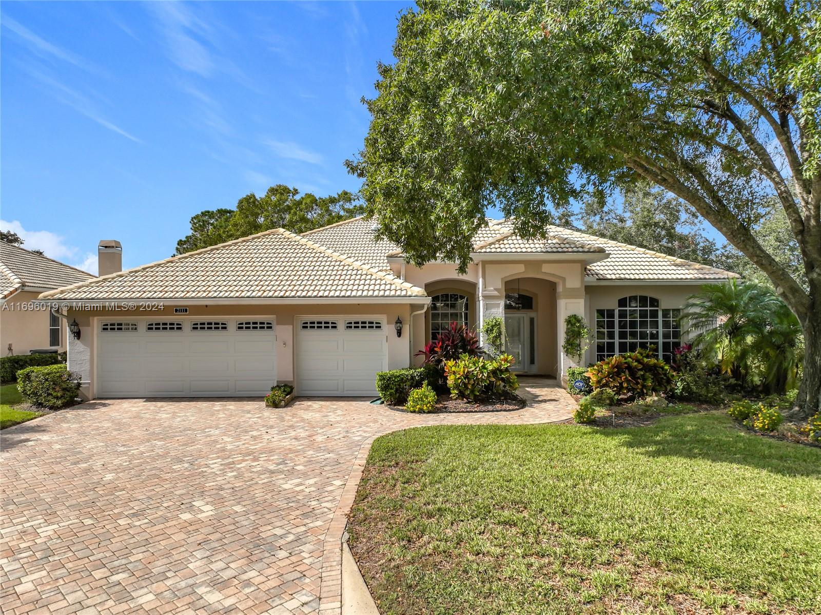 2111 Saint Ives Court, Clermont, Florida image 1