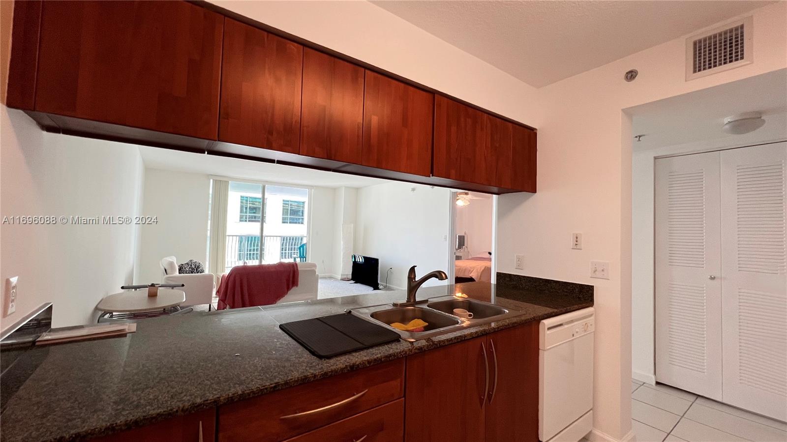 1200 Brickell Bay Dr #2814, Miami, Florida image 4