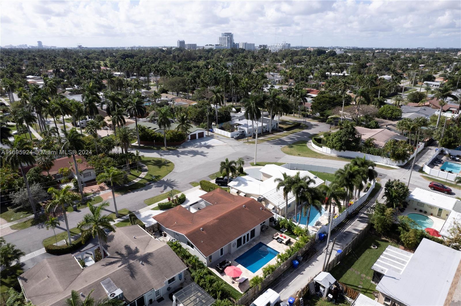 Residential, Hollywood, Florida image 13