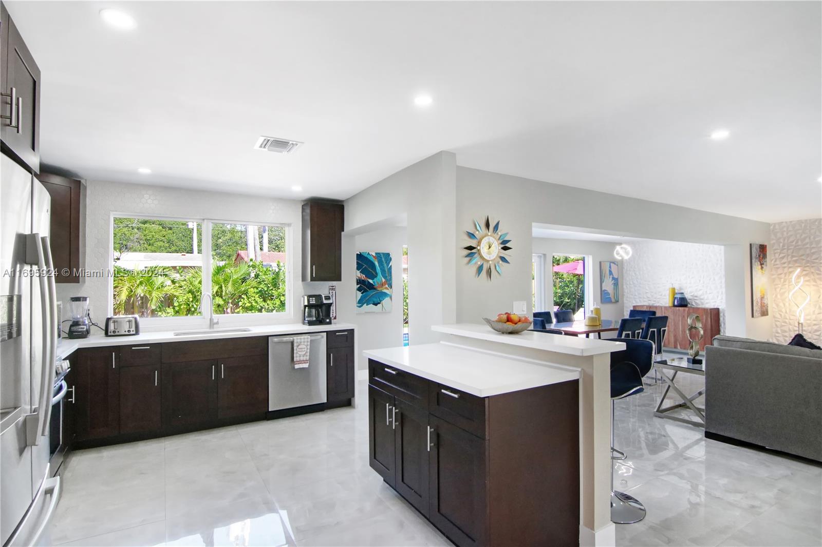 Residential, Hollywood, Florida image 32