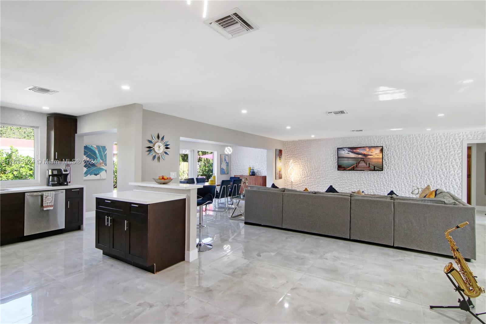 Residential, Hollywood, Florida image 35