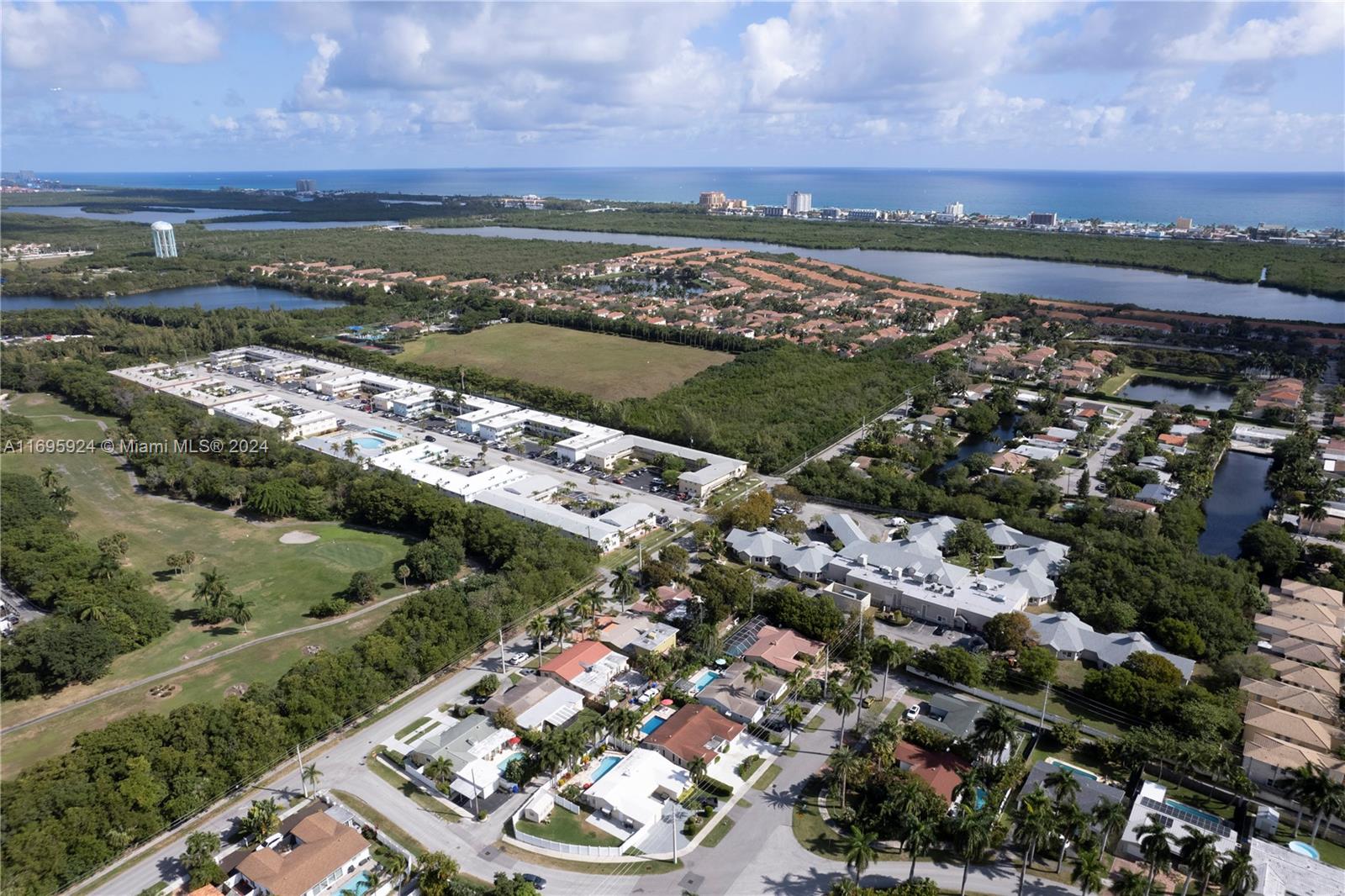 Residential, Hollywood, Florida image 7