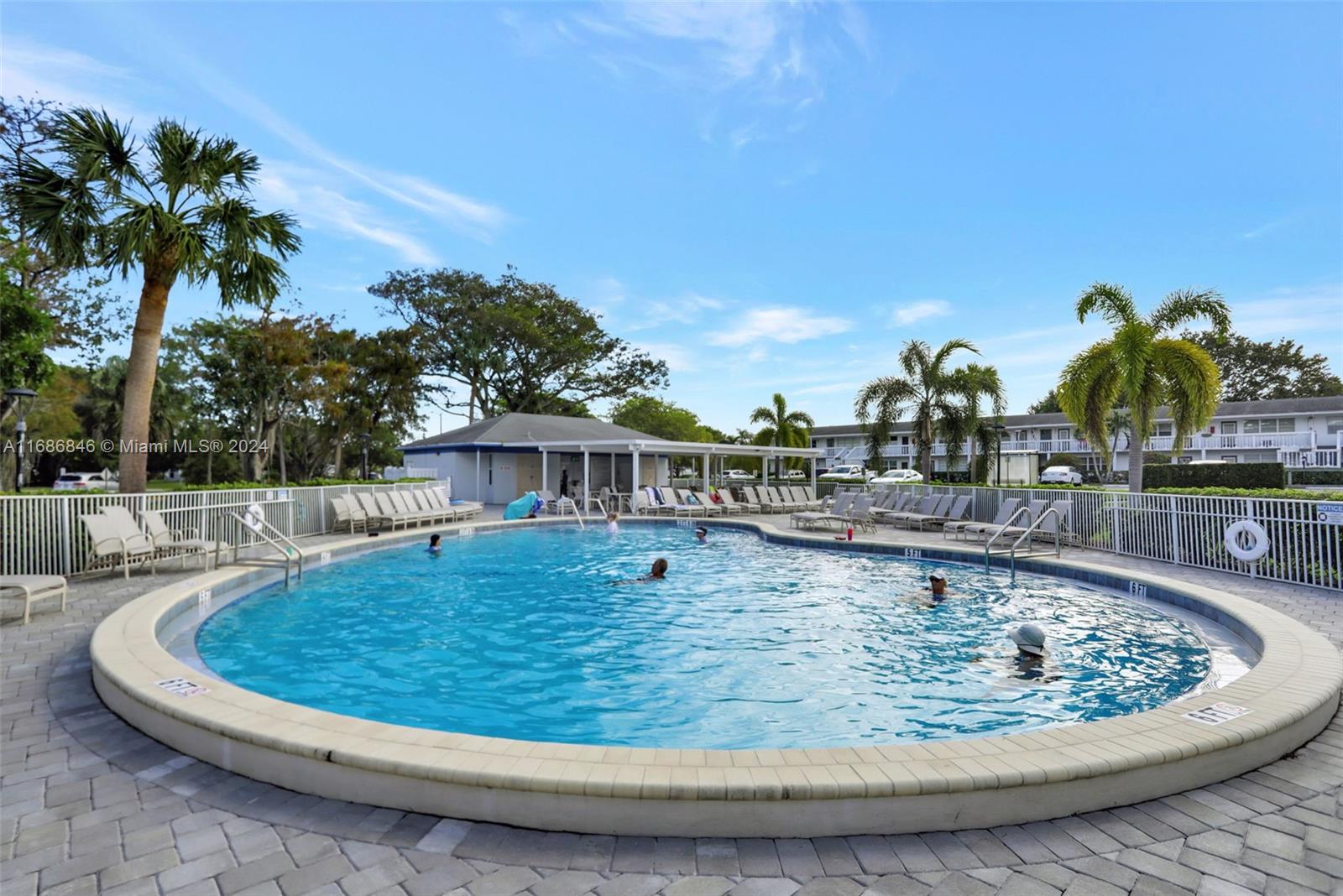 4075 Oakridge F #4075, Deerfield Beach, Florida image 18