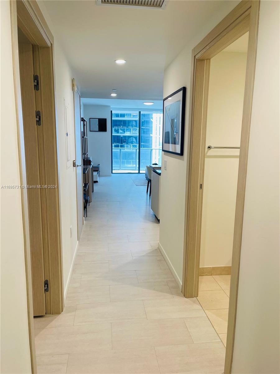 1000 Brickell Plaza #3905, Miami FL 33131