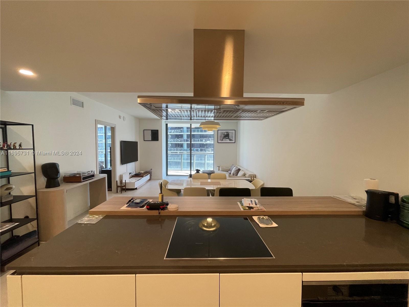 1000 Brickell Plaza #3905, Miami FL 33131