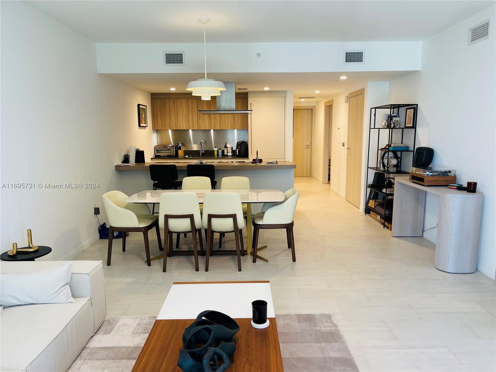 1000 Brickell Plaza #3905, Miami FL 33131