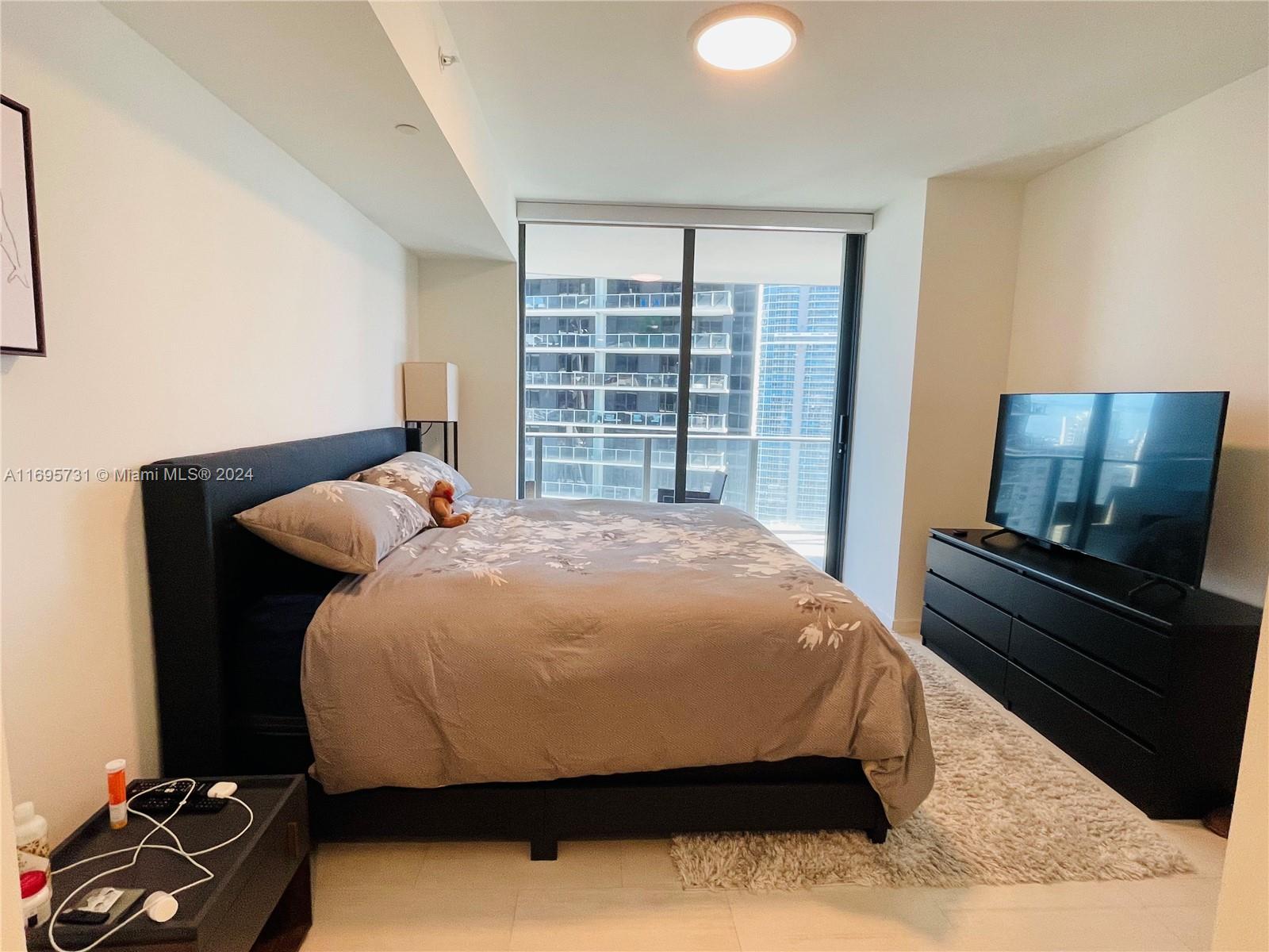 1000 Brickell Plaza #3905, Miami FL 33131