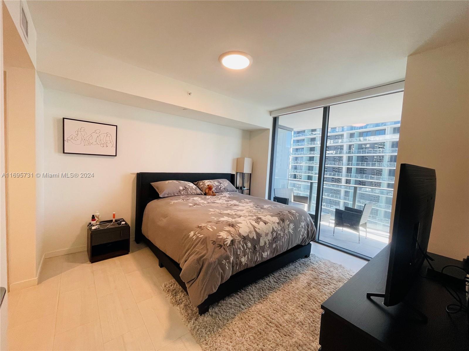1000 Brickell Plaza #3905, Miami FL 33131