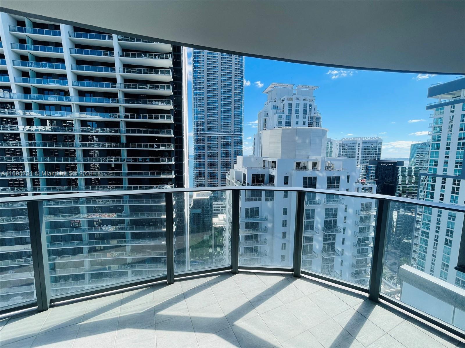 1000 Brickell Plaza #3905, Miami FL 33131
