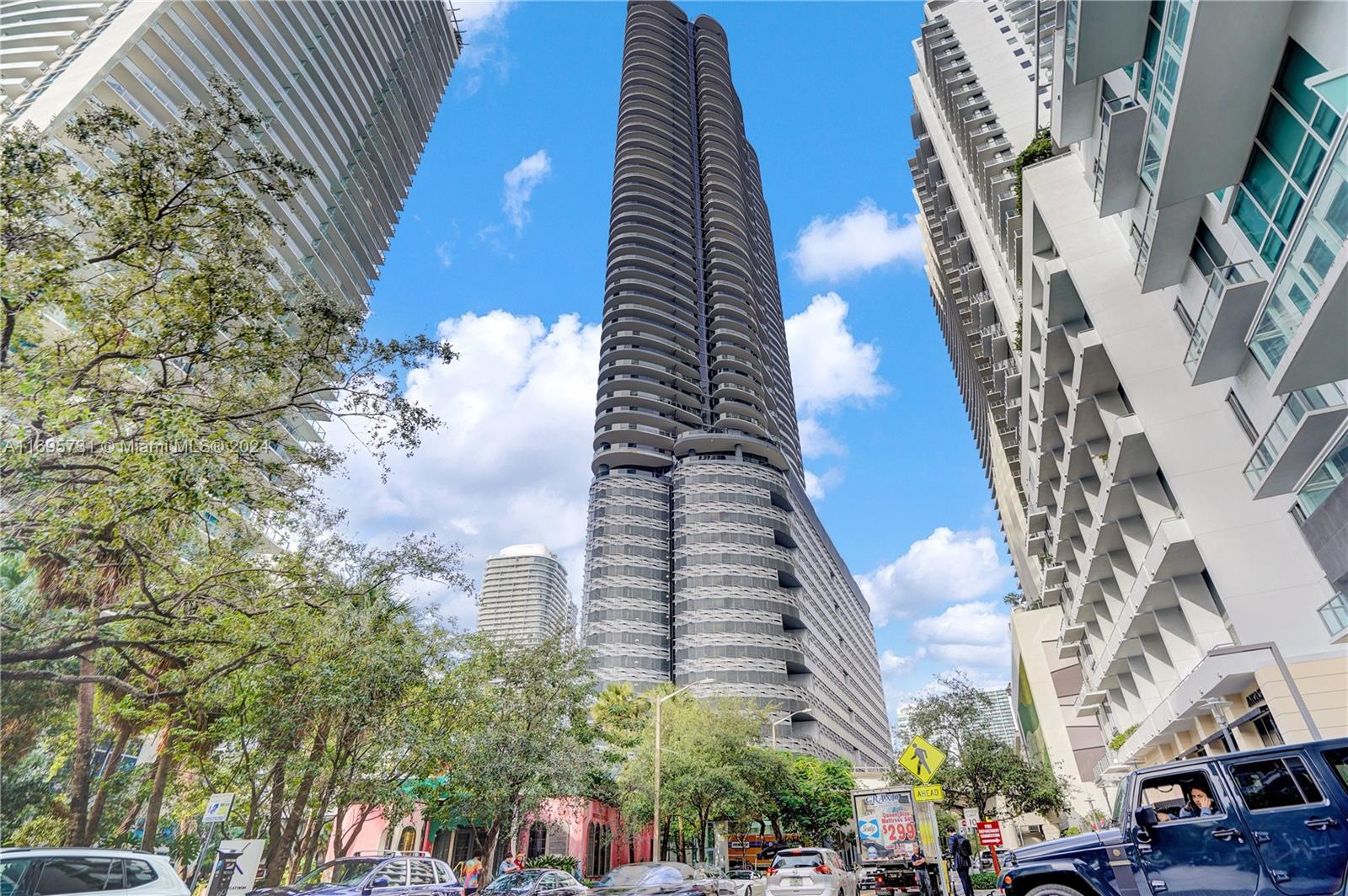 1000 Brickell Plaza #3905, Miami FL 33131