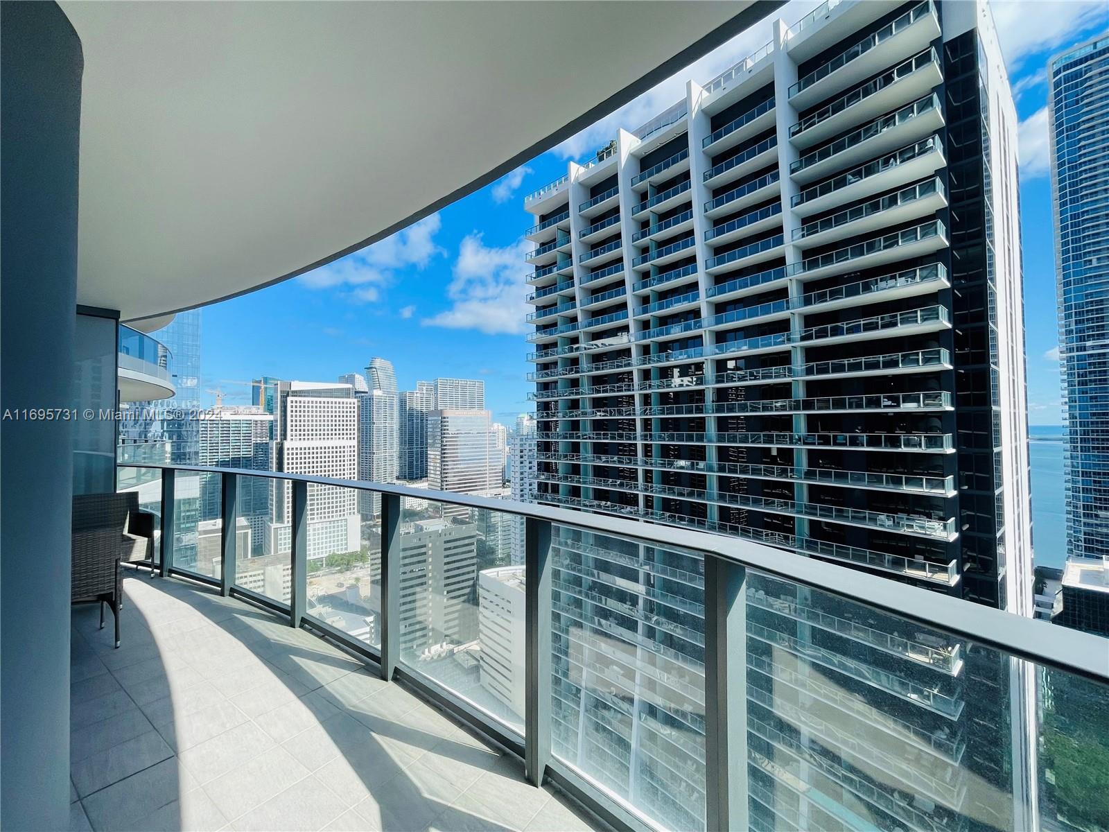 1000 Brickell Plaza #3905, Miami FL 33131