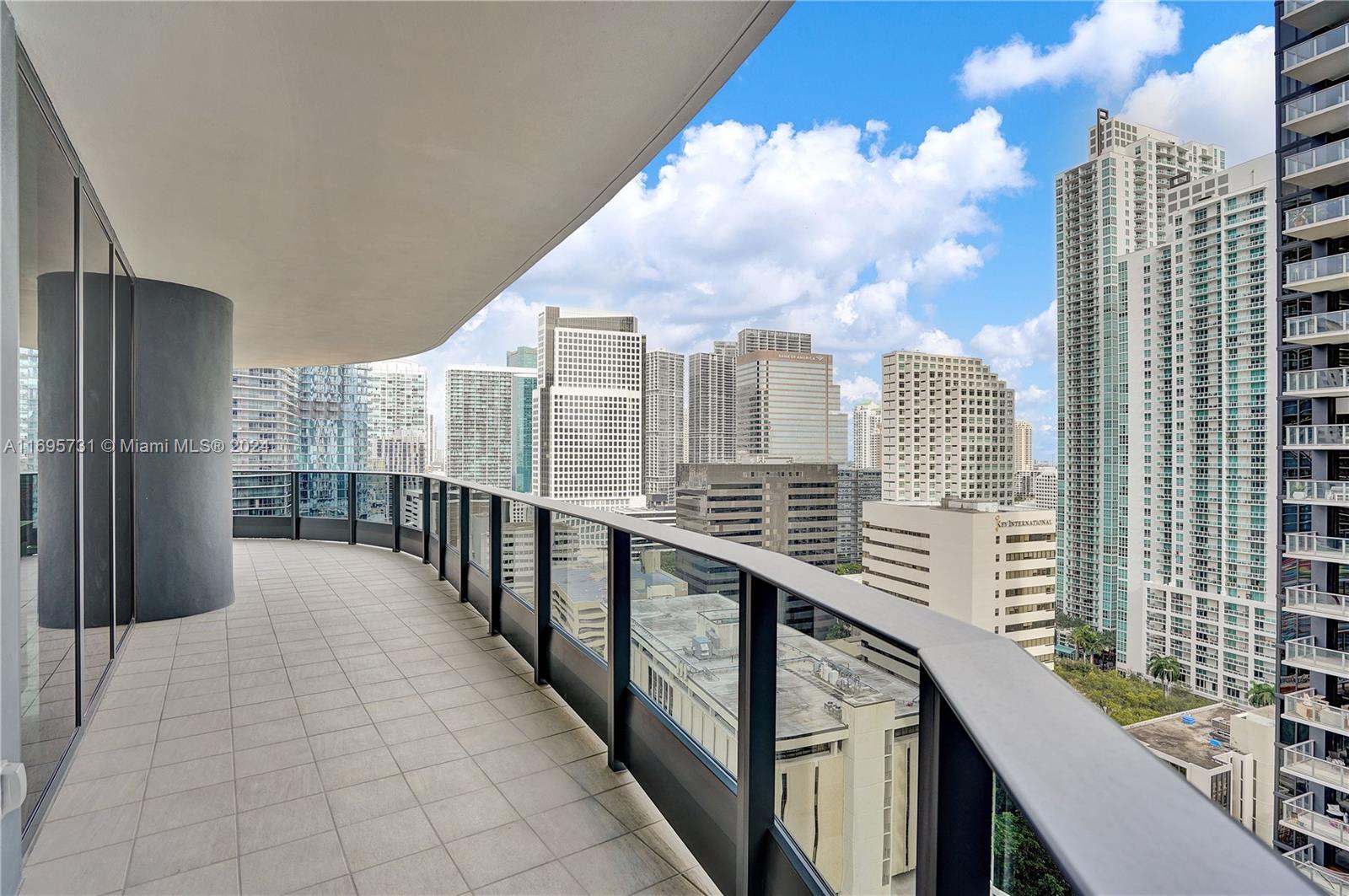 1000 Brickell Plaza #3905, Miami FL 33131