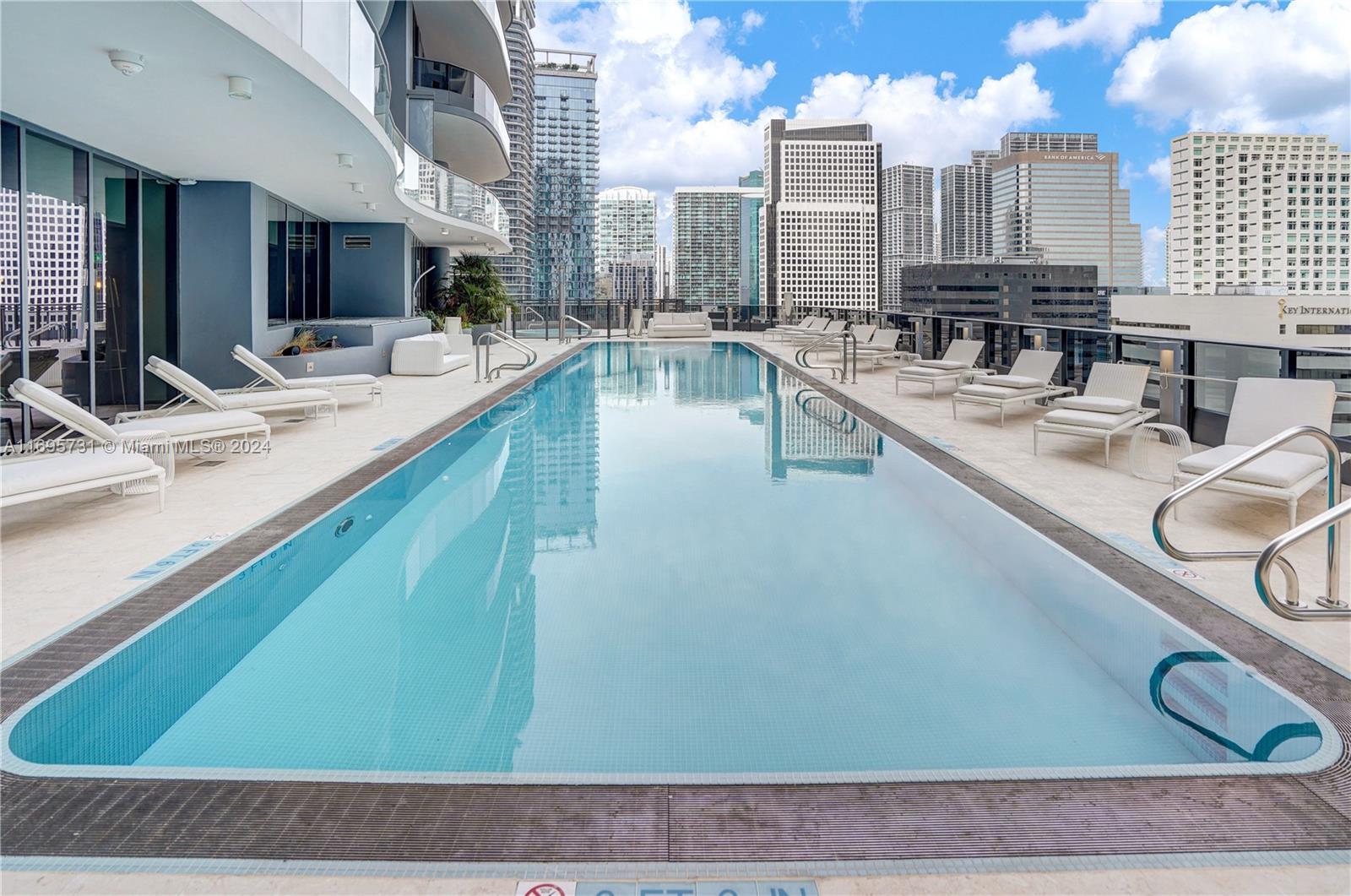 1000 Brickell Plaza #3905, Miami FL 33131