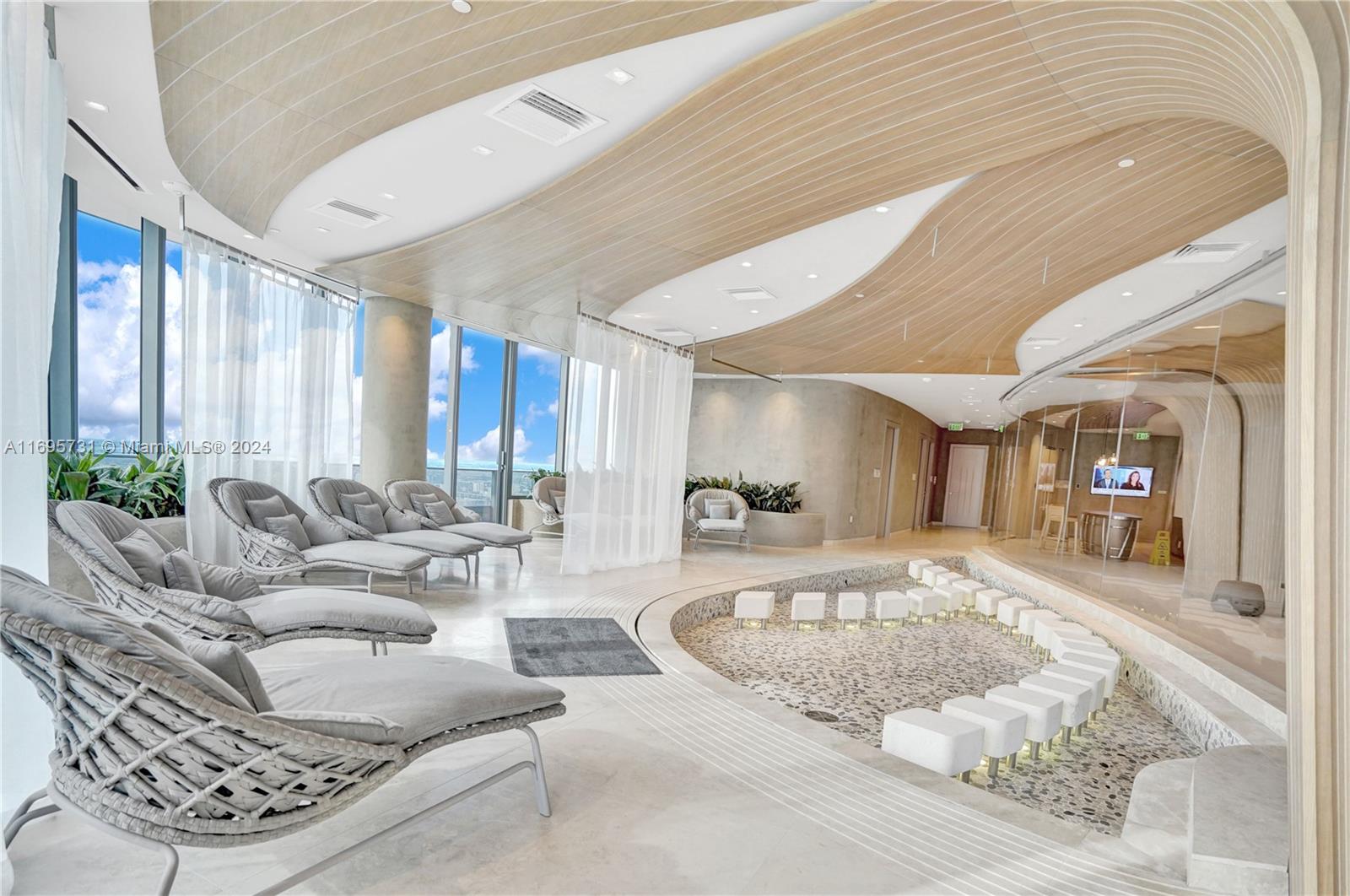 1000 Brickell Plaza #3905, Miami FL 33131