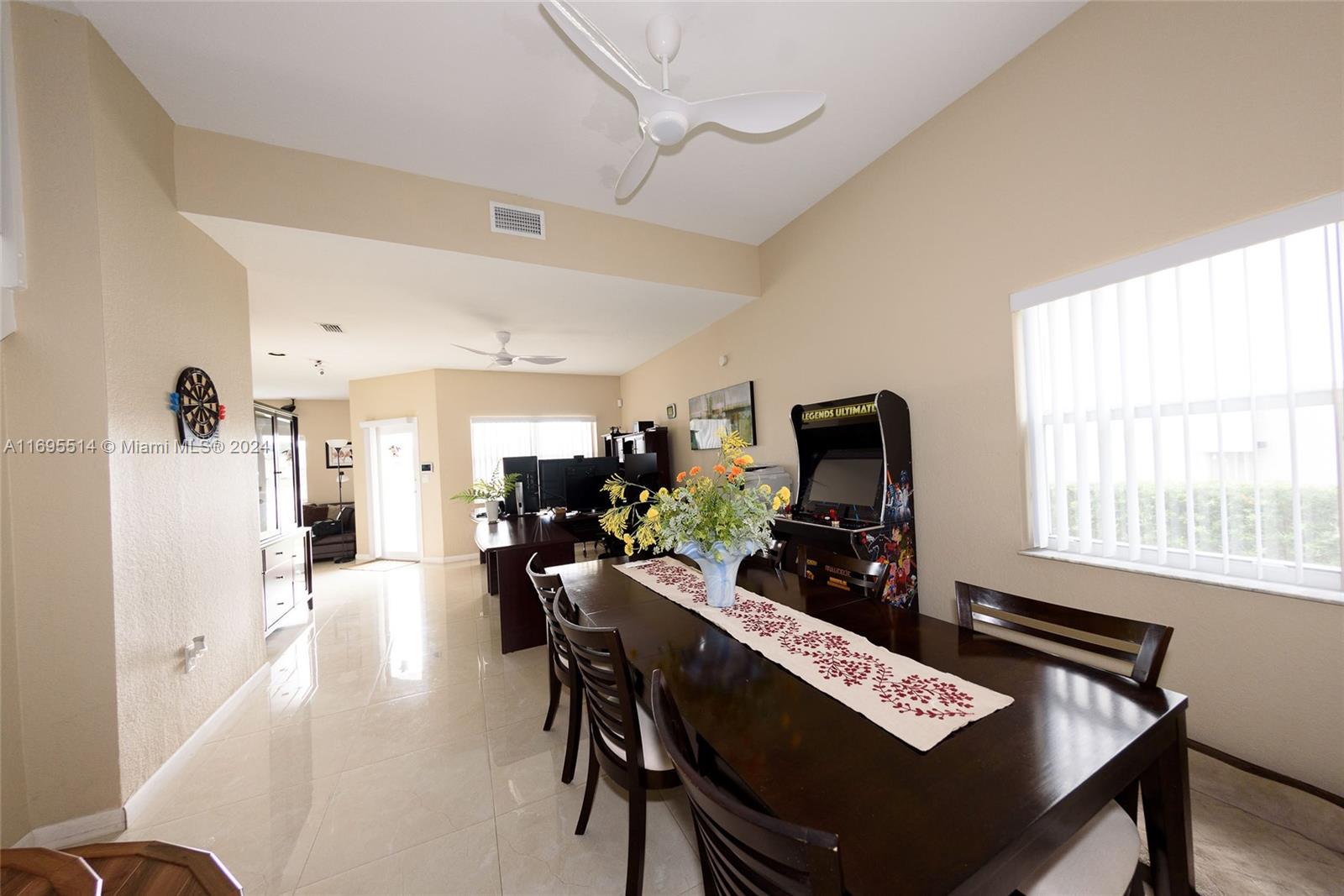 7482 NW 23rd St, Pembroke Pines, Florida image 11