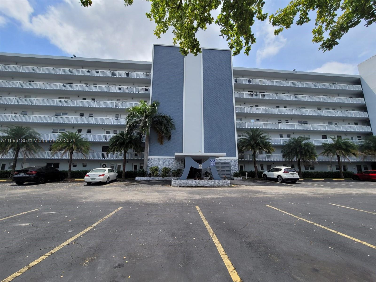 320 NE 12th Ave #408, Hallandale Beach, Florida image 1